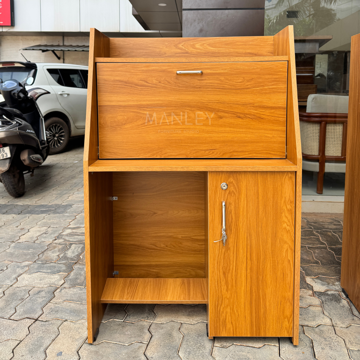 EASE STUDY TABLE | PARTICLE BOARD