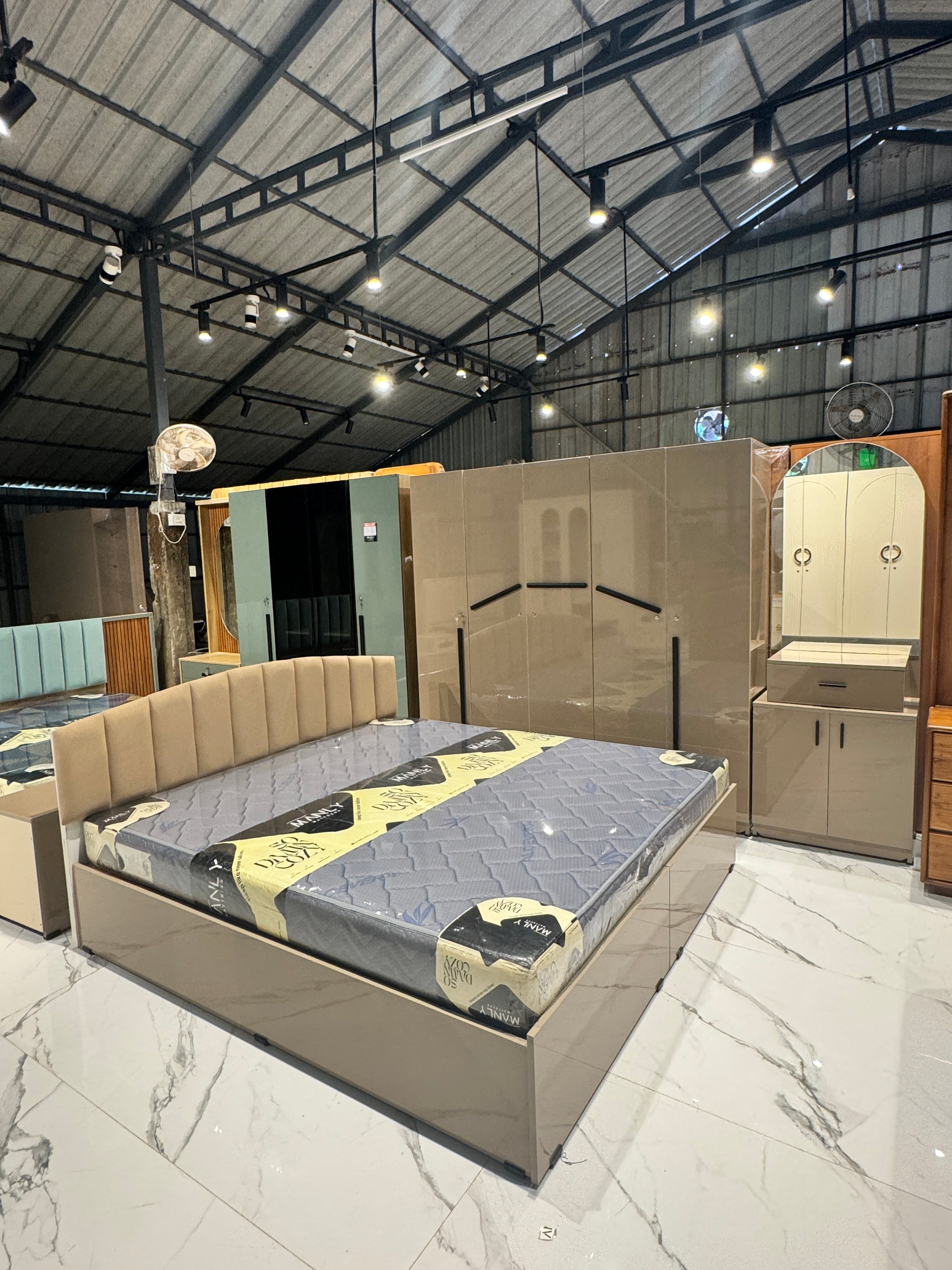 NINEX PREMIUM 5 DOOR QUEEN SIZE BEDROOMSET | CREAM COLOUR-UV BOARD