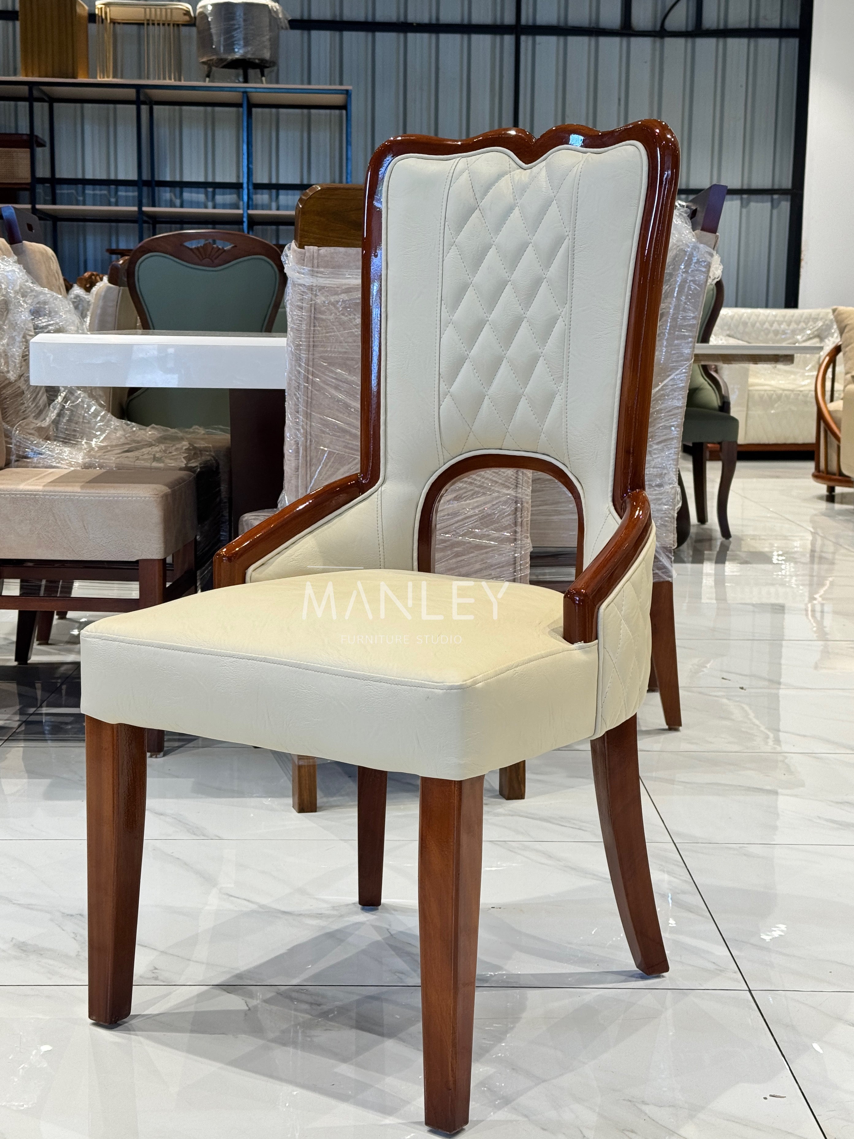 ECHO CHAIR