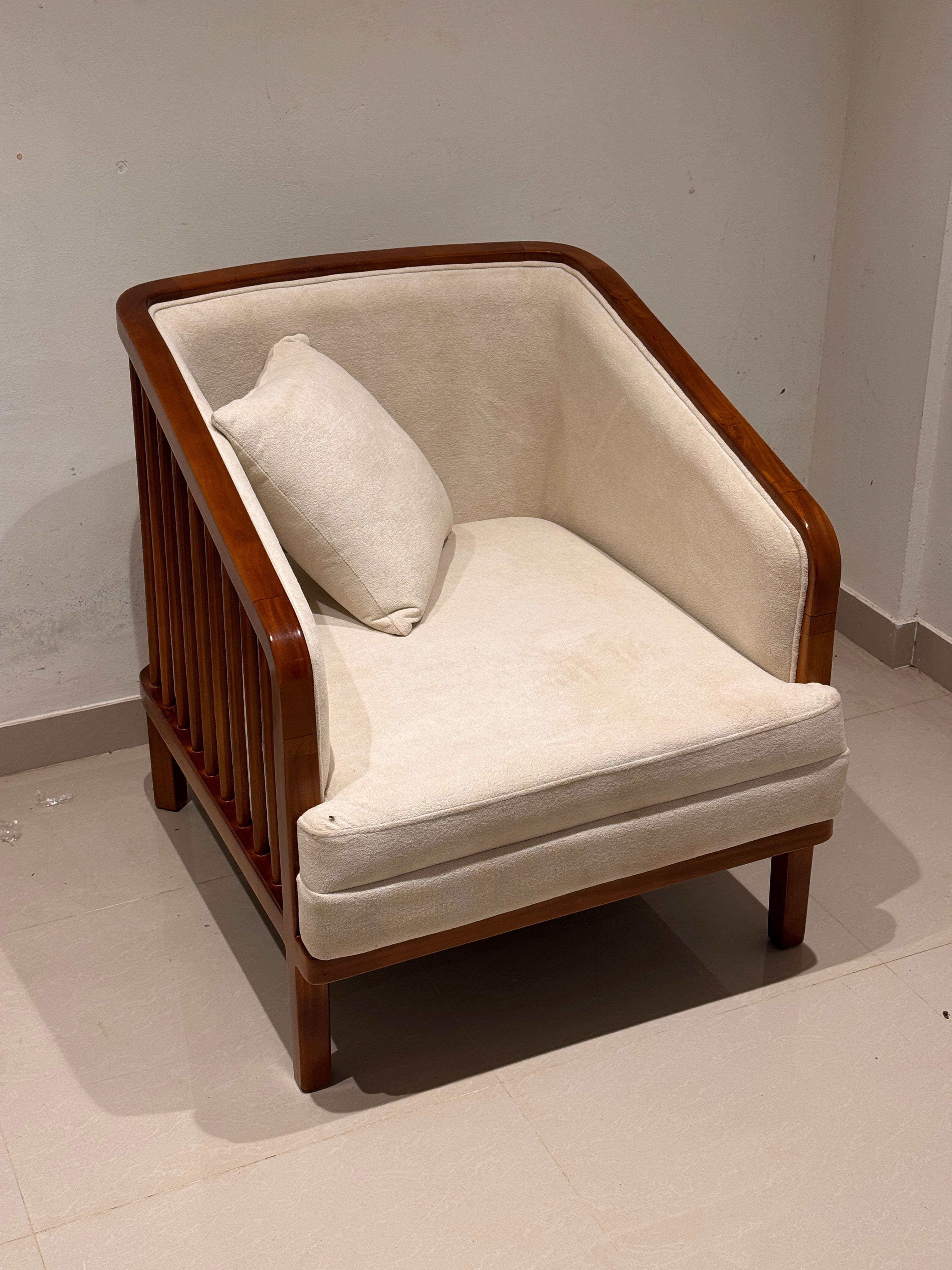LIVORA 3+1+1 SOFASET  | TREATED MAHAGONY WOOD  & Fabric | CREAM COLOUR