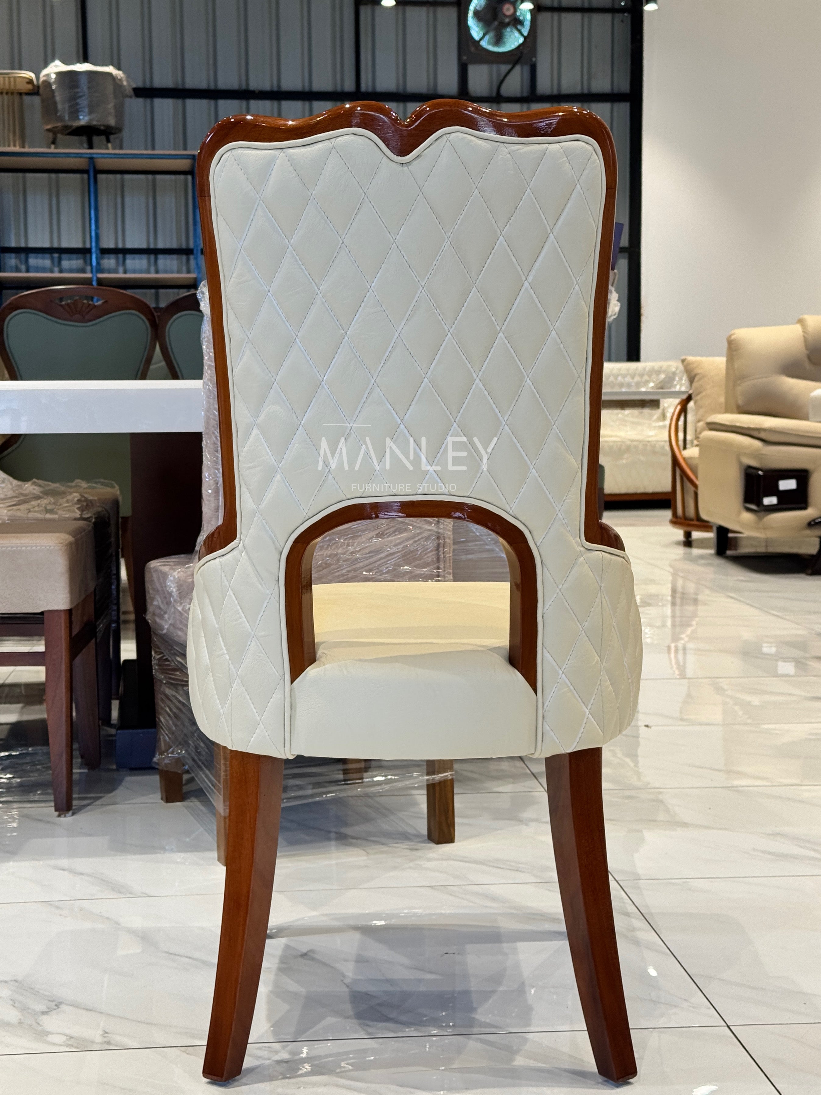 ECHO CHAIR