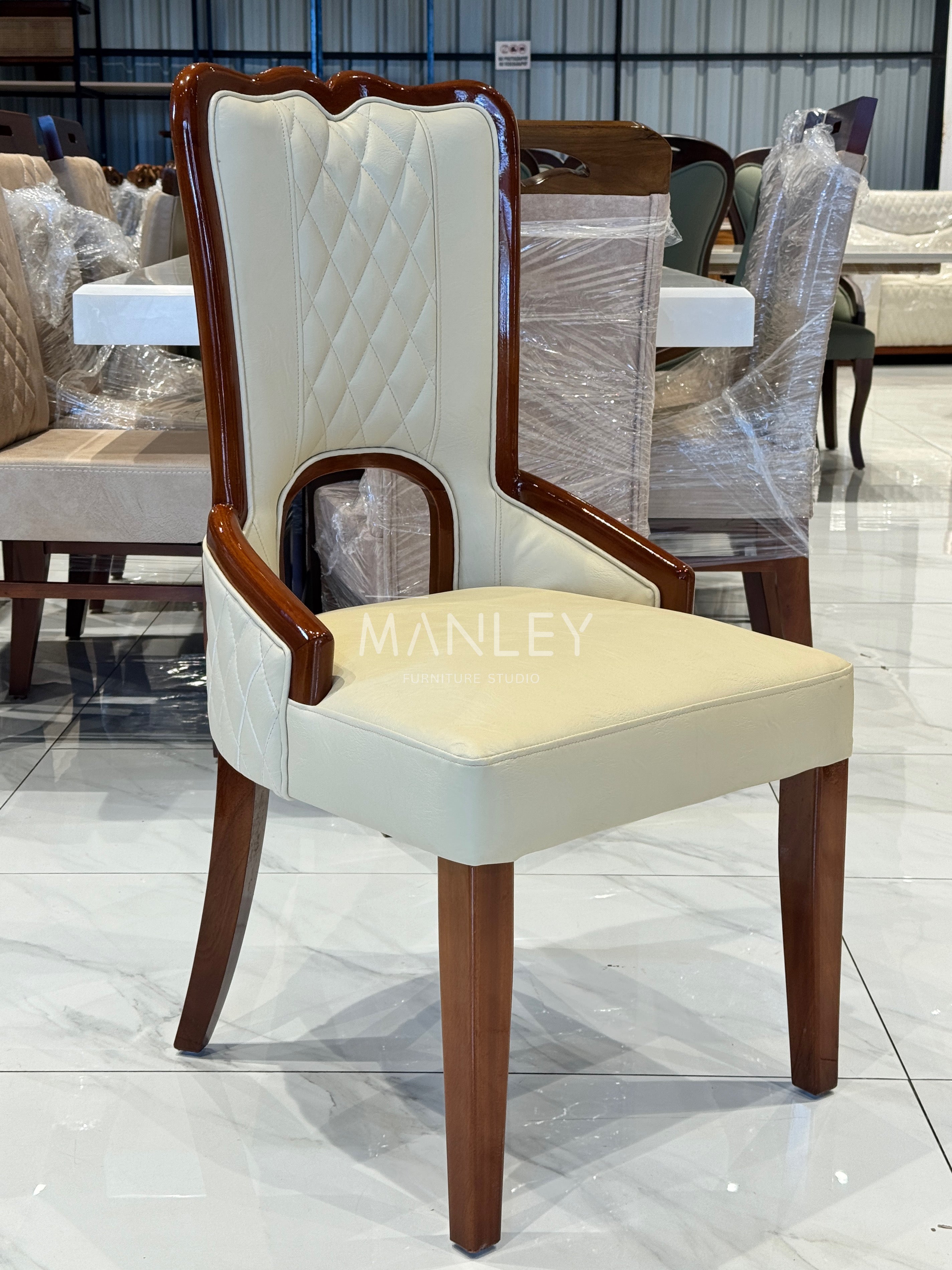 ECHO CHAIR