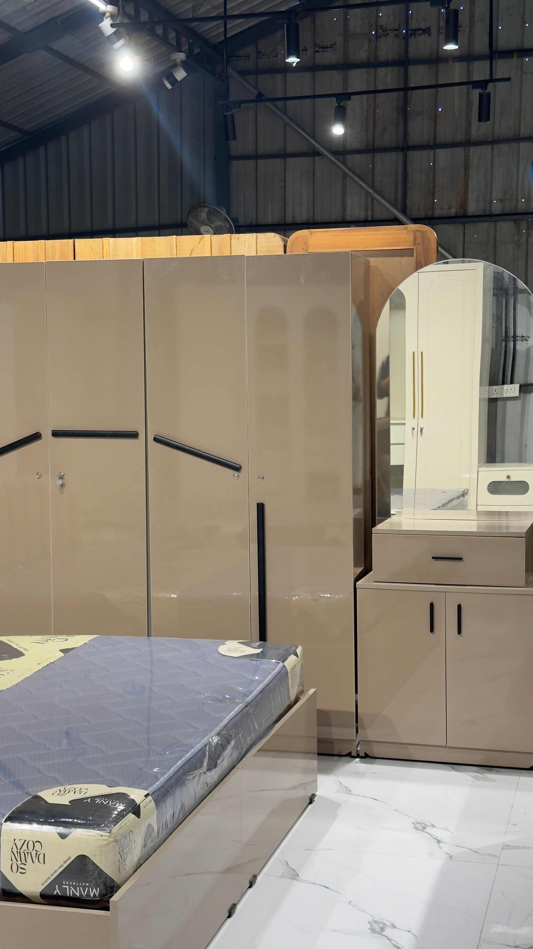 NINEX PREMIUM 5 DOOR QUEEN SIZE BEDROOMSET | CREAM COLOUR-UV BOARD