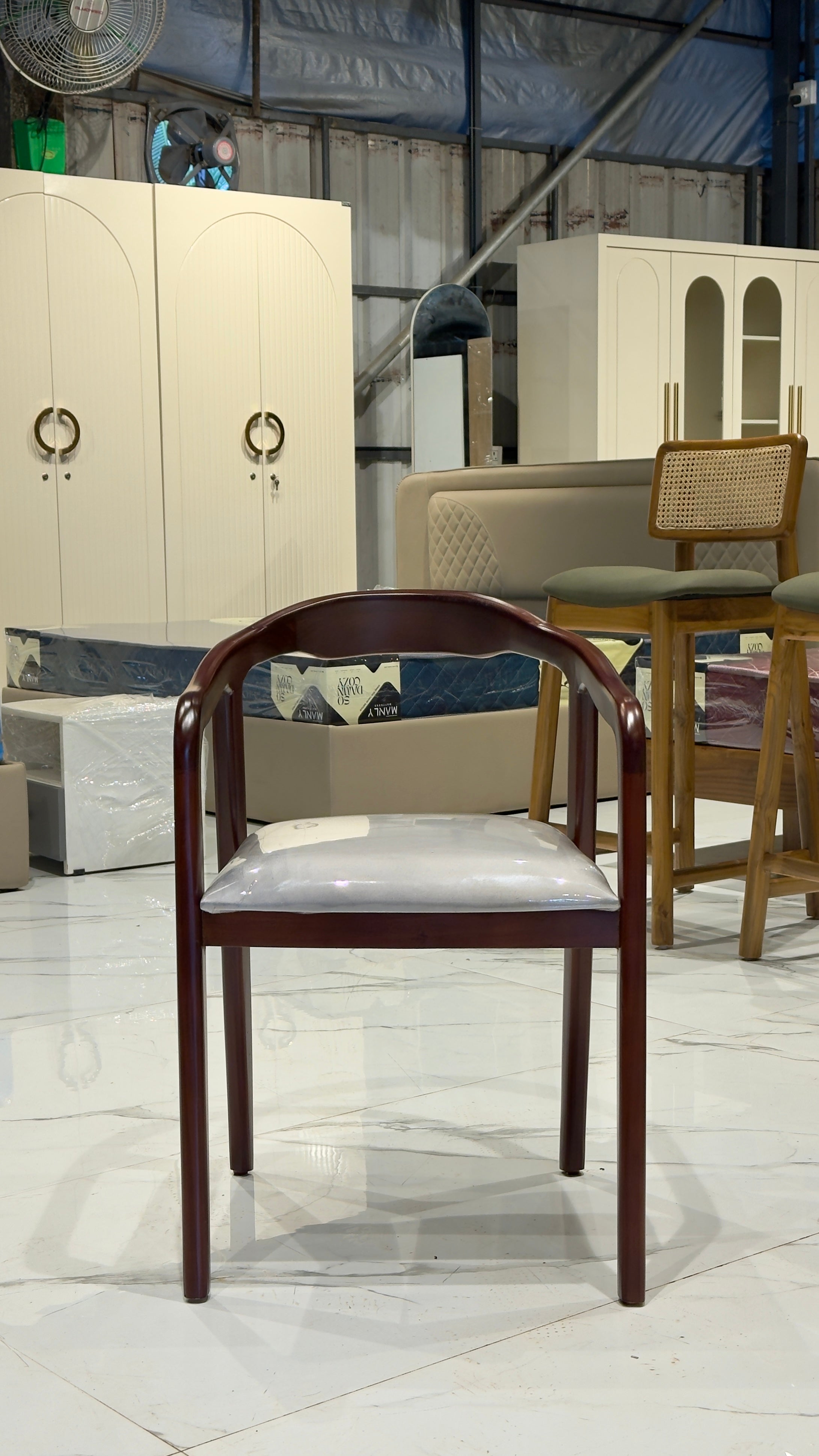 WHITENTREAT SITOUT CHAIR | MAHOGANY WOOD & FABRIC | WHITE