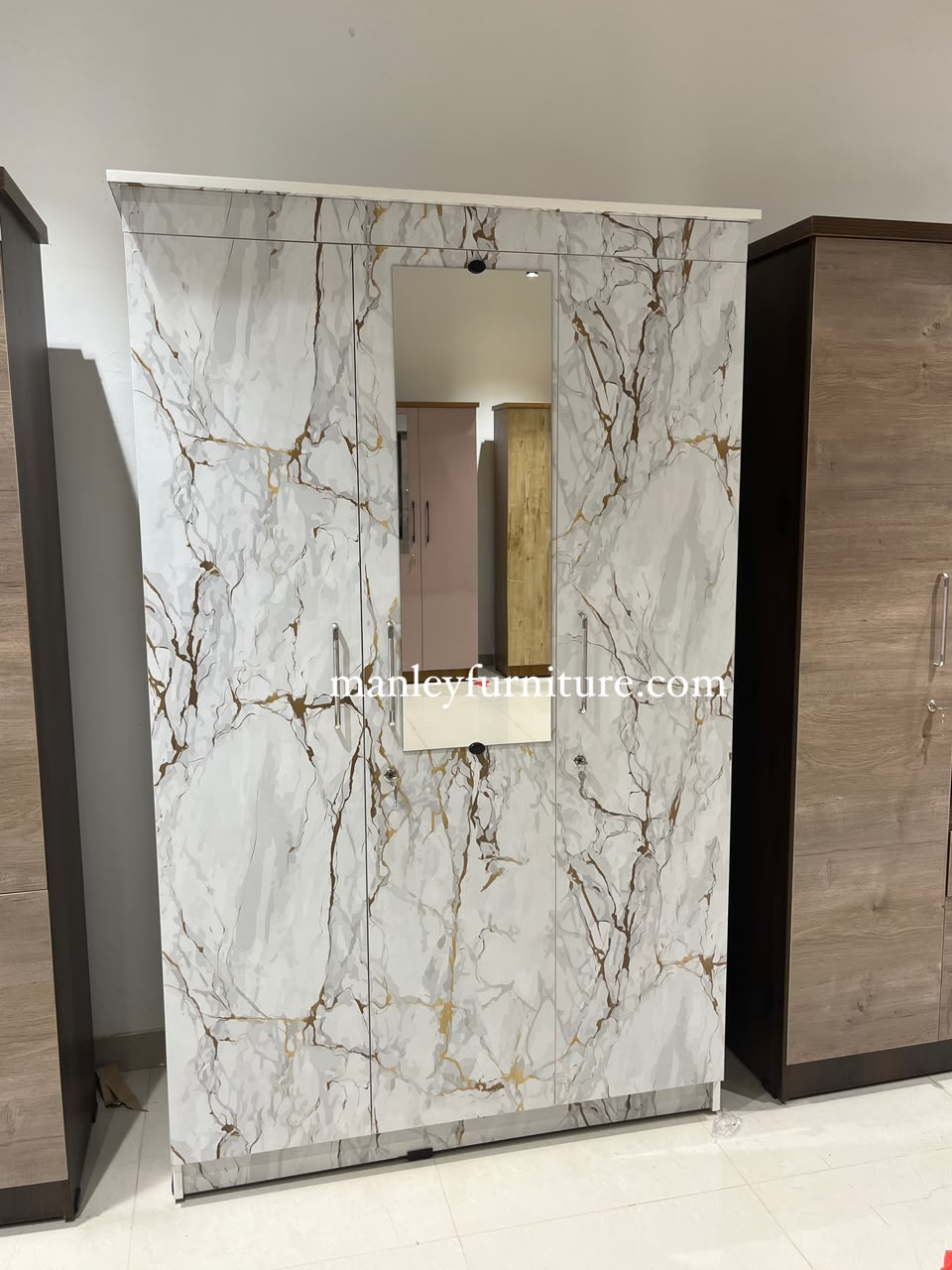 FRENSCO 4-DOOR WARDROBE | PREMIUM BEDROOM STORAGE