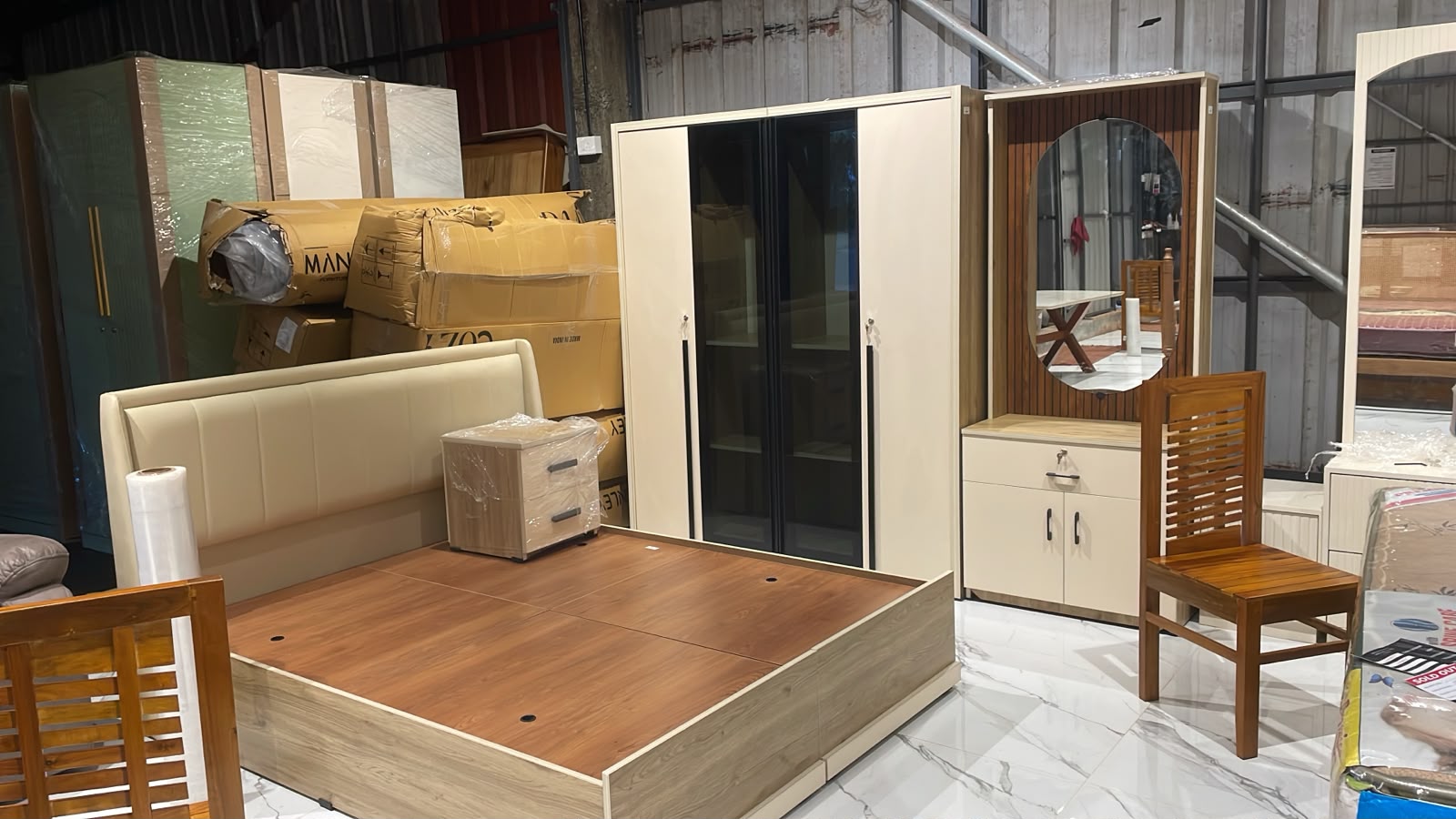 HERITAGE 4-DOOR GLASS BEDROOM SET | PARTICLE BOARD & GLASS DOORS | QUEEN SIZE