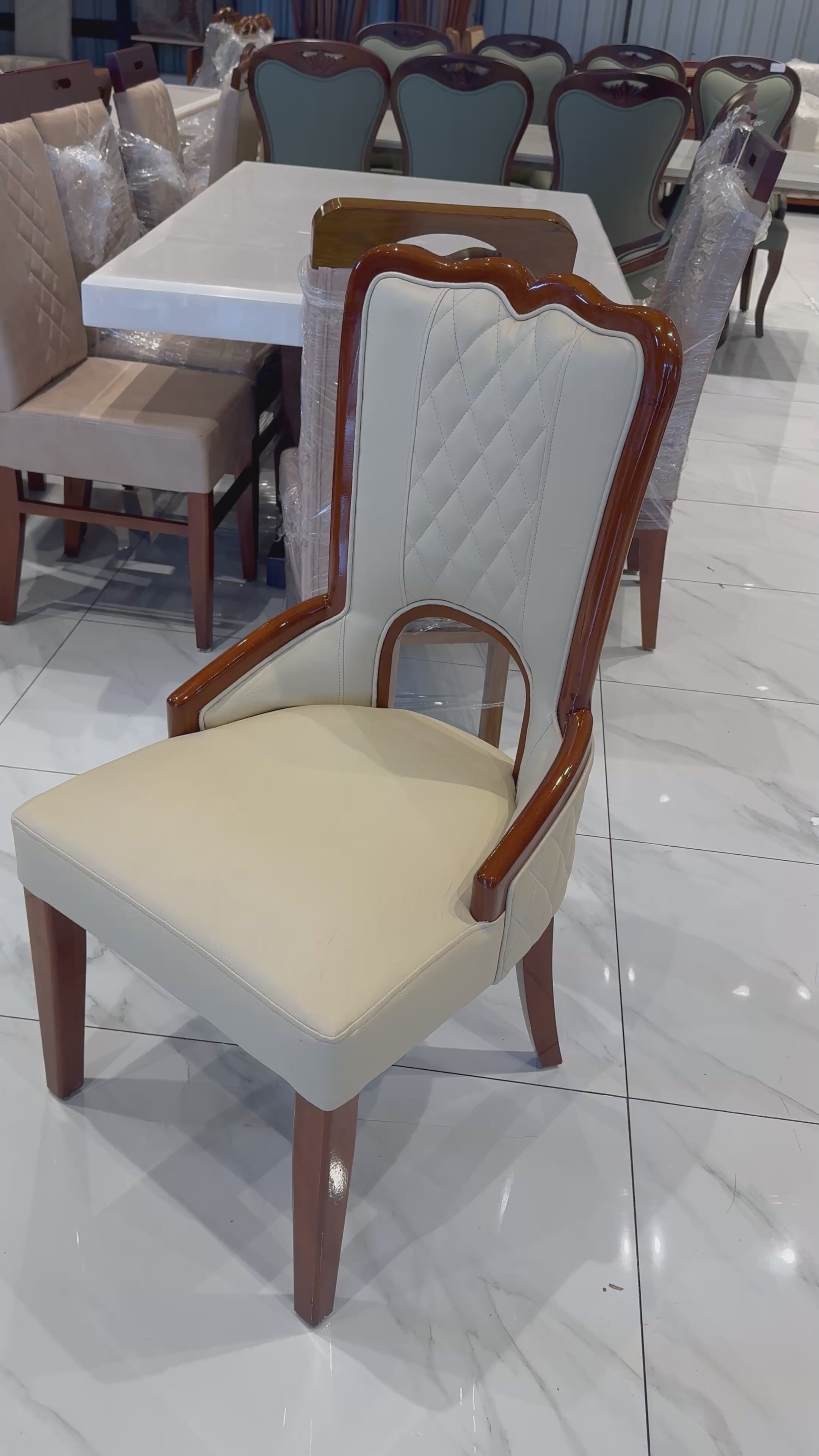 ECHO CHAIR