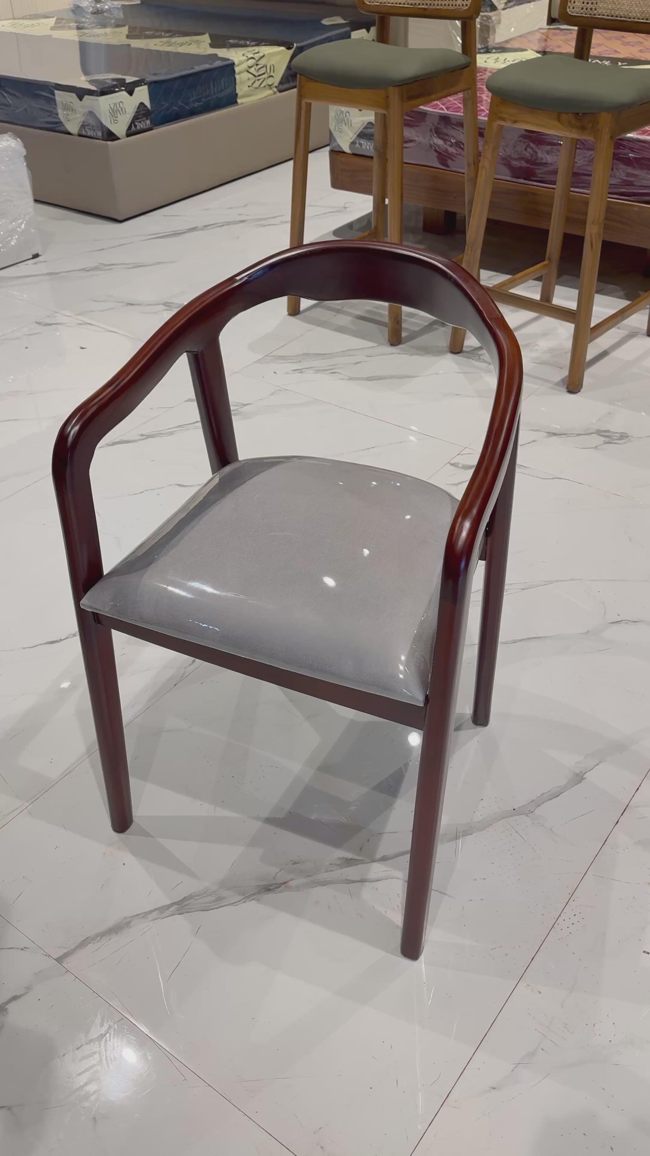WHITENTREAT SITOUT CHAIR | MAHOGANY WOOD & FABRIC | WHITE