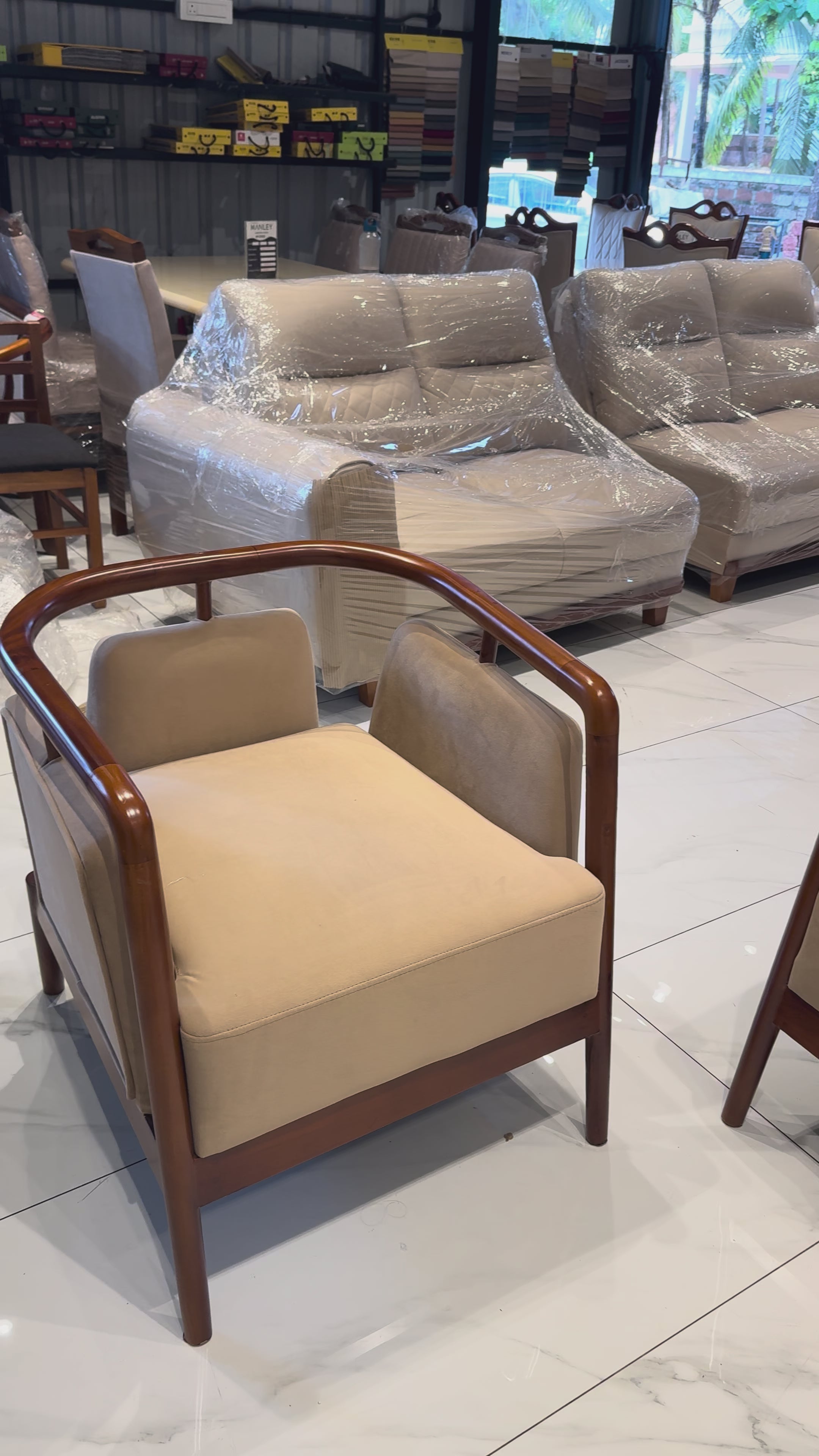 RETRIN 2+1+1 SOFASET CREAM COLOUR TREATED MAHAGONY WOOD AND FABRIC